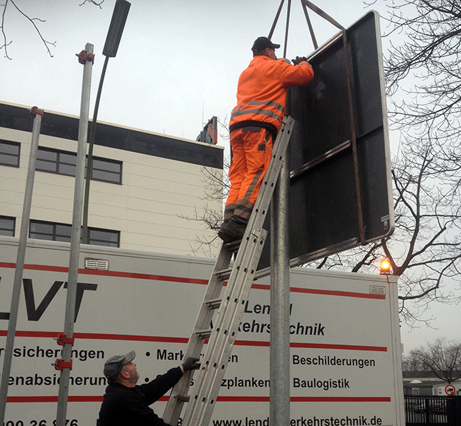 Befestigung Hinweisschild