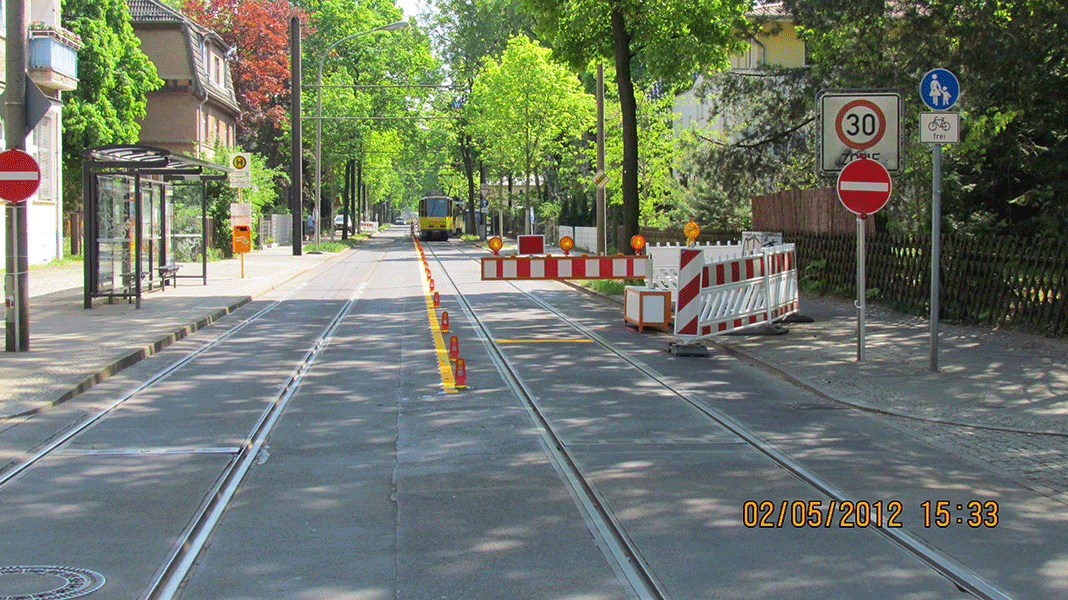 Straßenbahnschranke im Einsatz